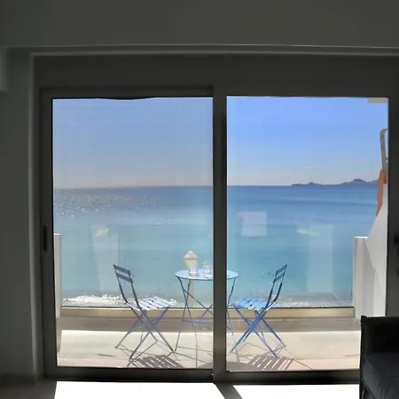 Sea Breeze Modern With A Refreshing Balcony View Apartman
